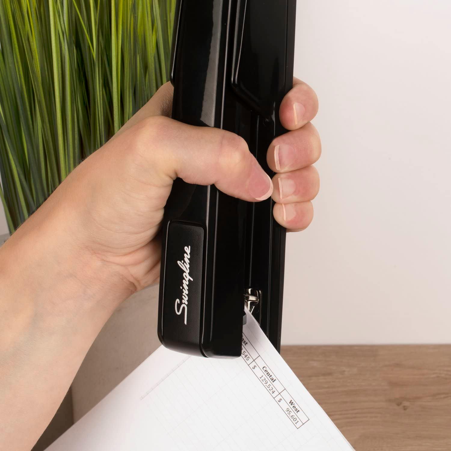 Swingline 747 Classic Stapler, 30 Sheet Capacity, Jam Free, Metal, Black (74701)" - Image 3