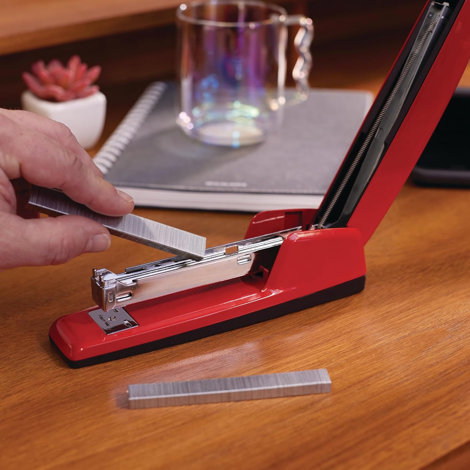 Swingline Stapler, 30 Sheet Capacity, 747 Business Stapler, Jam Free, Metal, Rio Red (74736) - Image 4