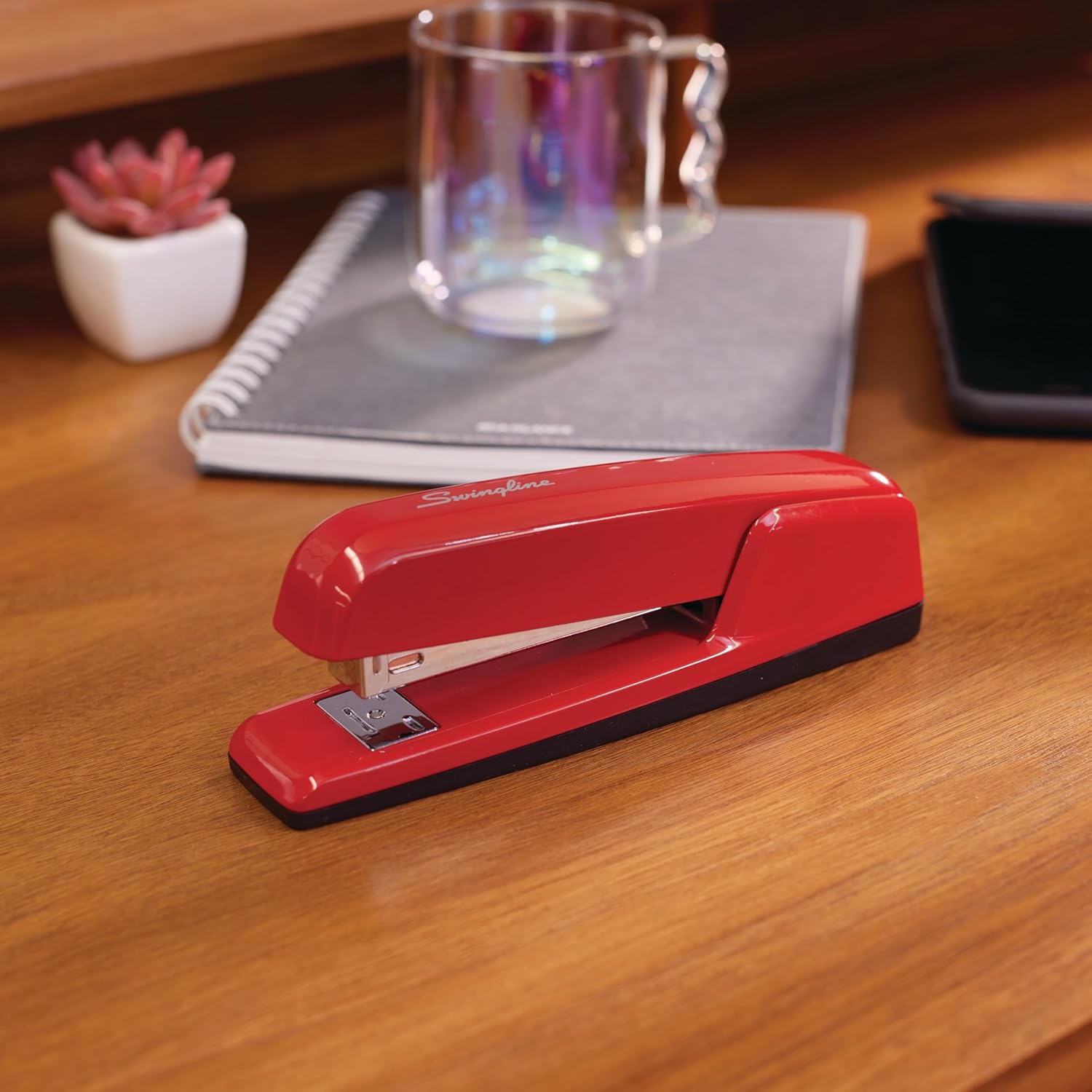 Swingline Stapler, 30 Sheet Capacity, 747 Business Stapler, Jam Free, Metal, Rio Red (74736) - Image 2